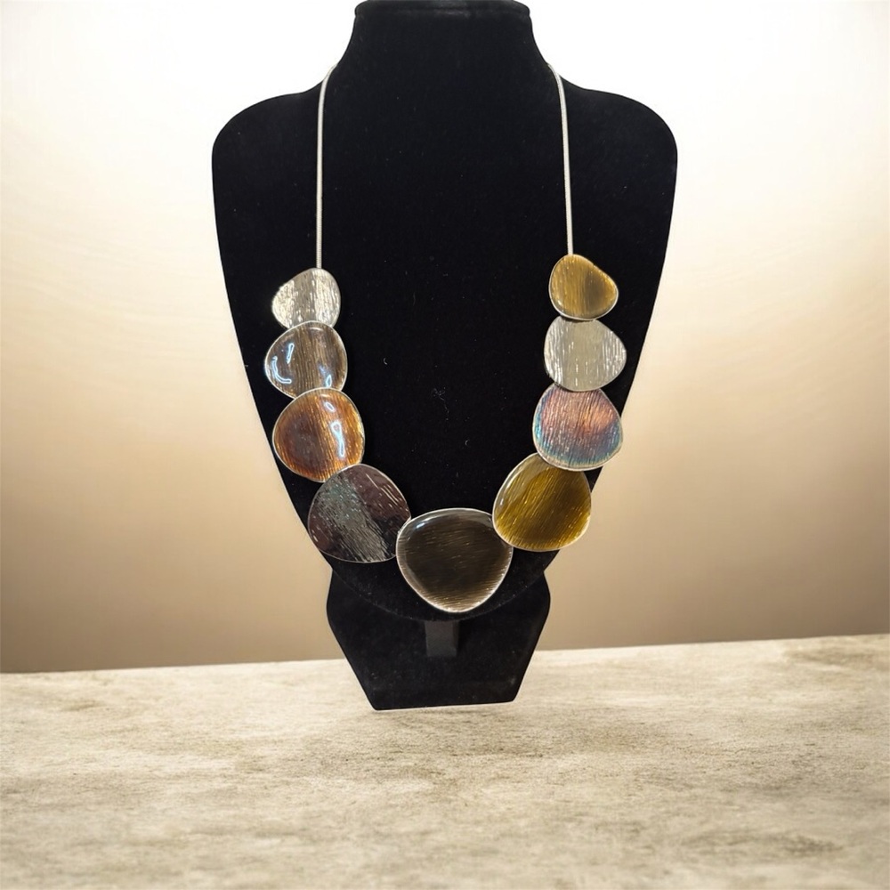 Elegant Multicolor Fashion Necklace - Picture 2 of 2